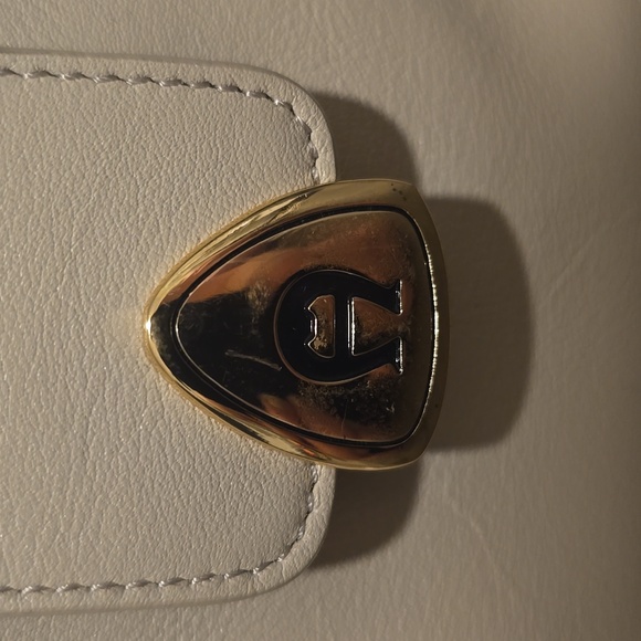 Étienne Aigner Classic Cream Leather Shoulder Bag  Y2K Chic Gold Hardware - Picture 2 of 13